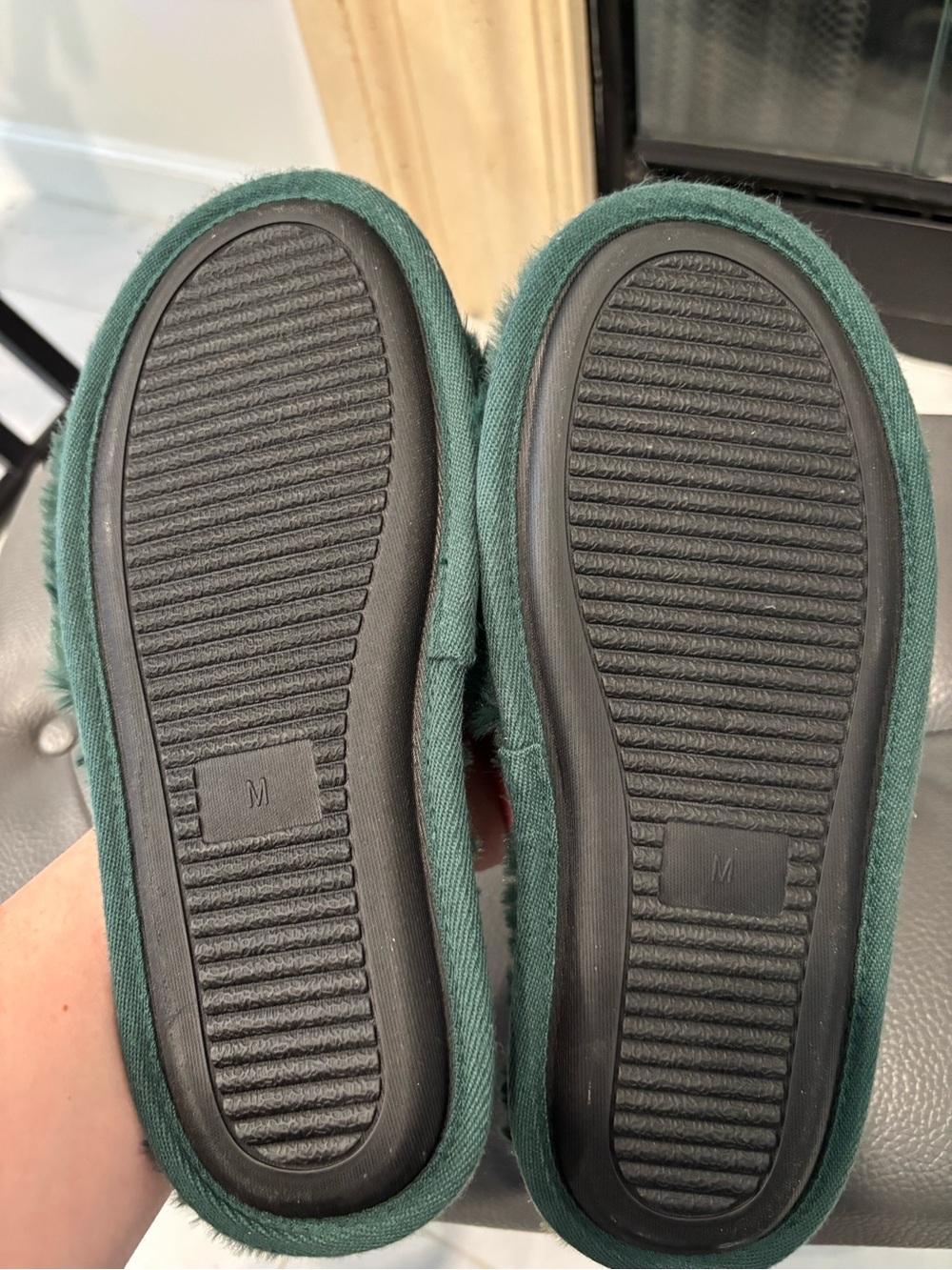 Victoria’s Secret Pink Plush Faux Fur Slide Slippers - Dark Green - Picture 5 of 6
